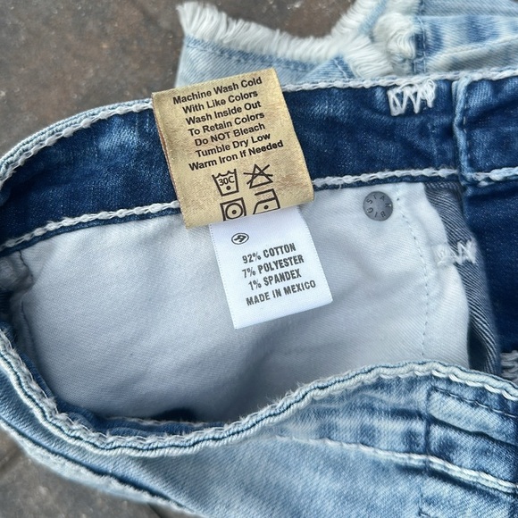 Big Star Liv Denim Shorts Women 30 Mid Rise Light Wash Casual Frayed Festival - Picture 5 of 6